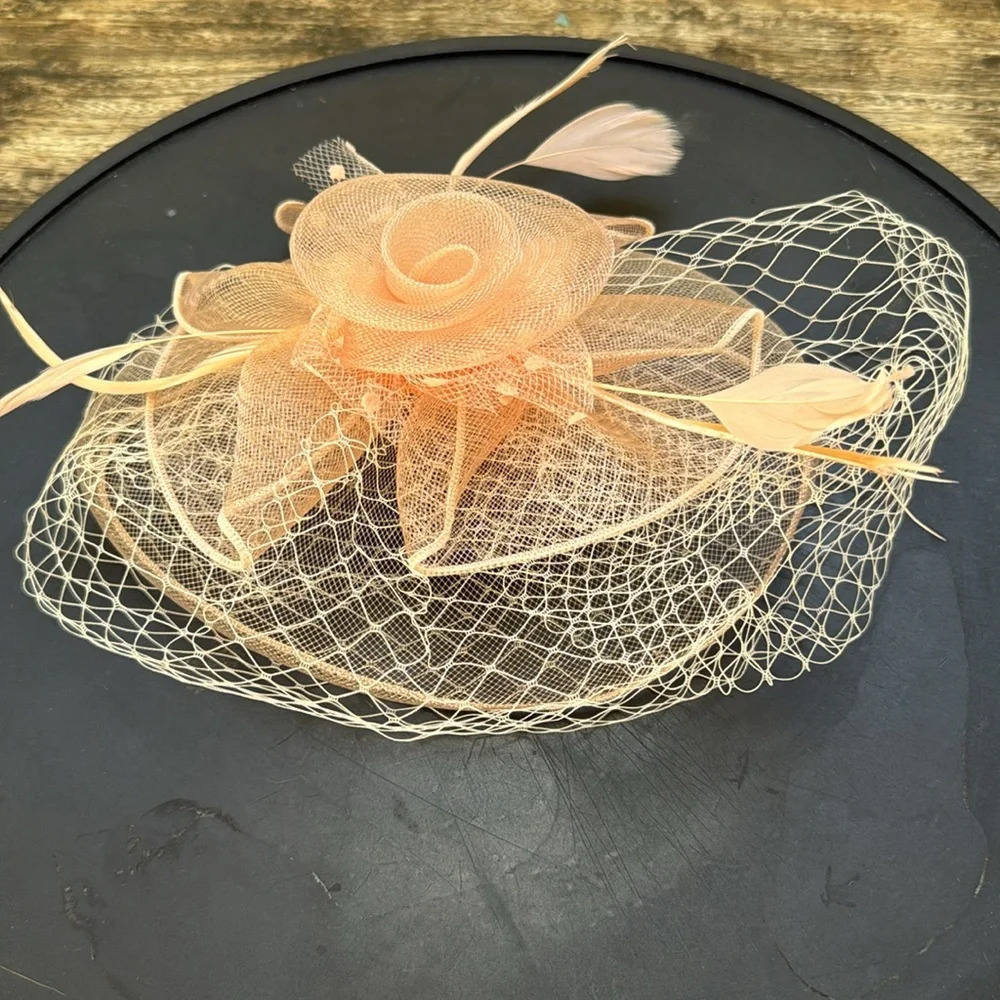 Vintage hat pink / peach color clip on - Picture 6 of 10